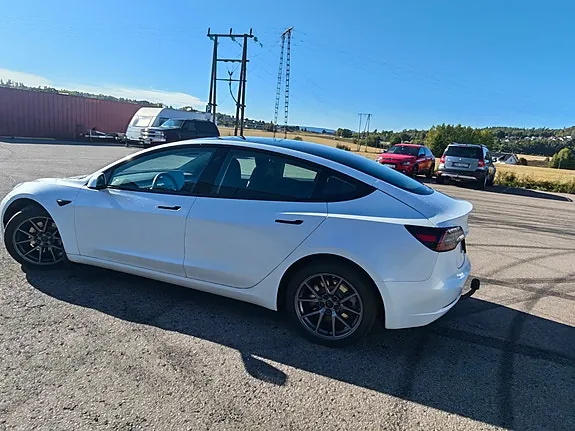 Tesla Model 3 2021 photo 4