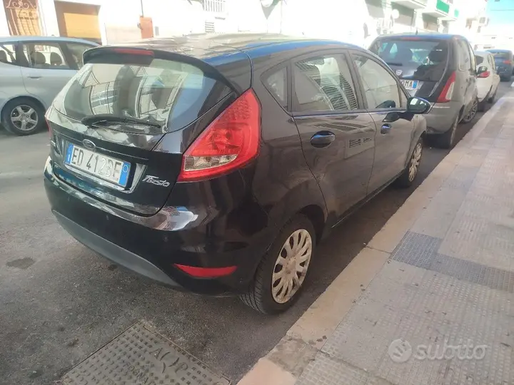 Ford Fiesta 2010 photo 3