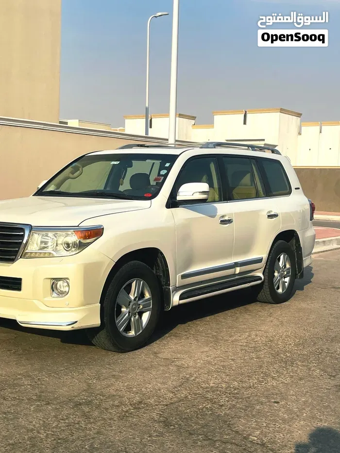 Toyota Land Cruiser 2014 photo 2