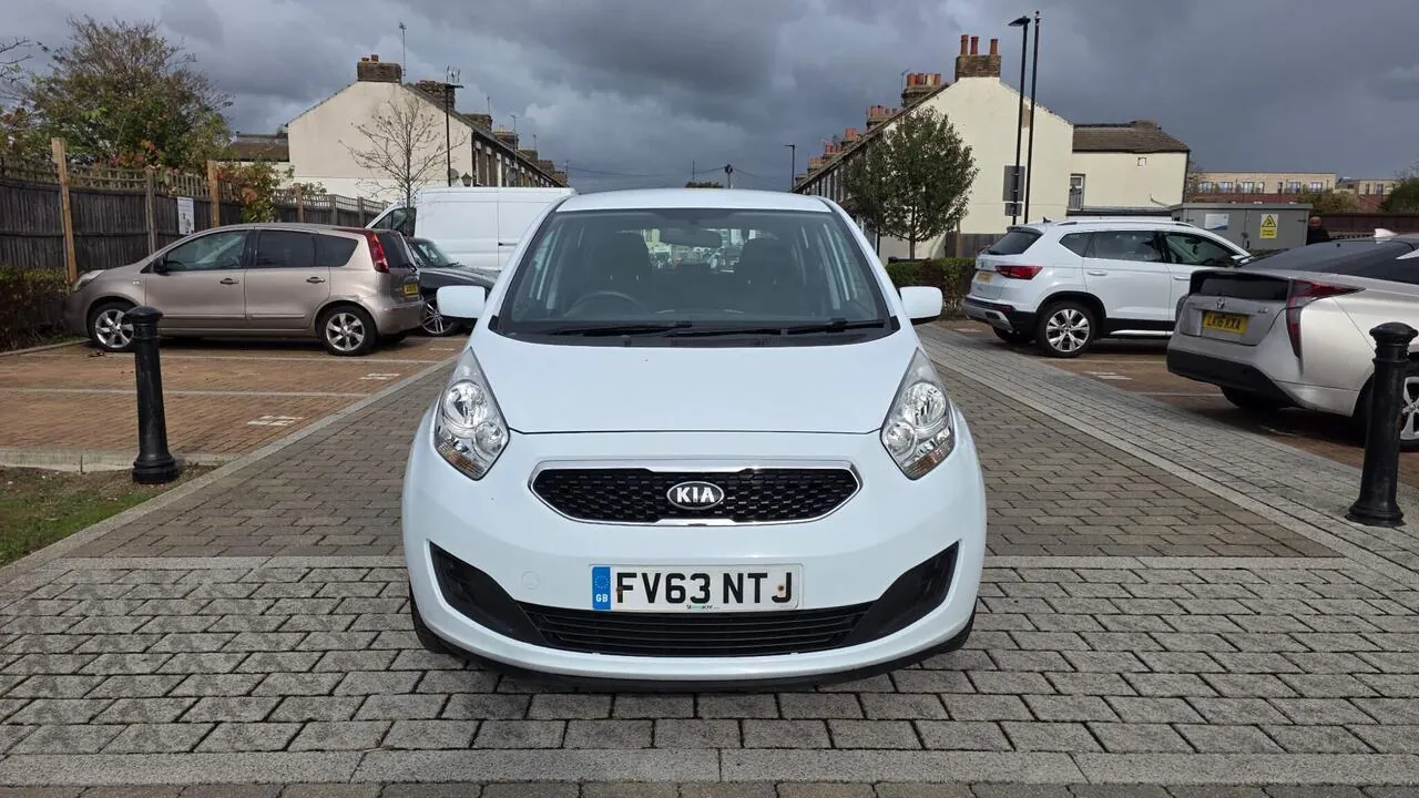 Kia Venga 2013 photo 2