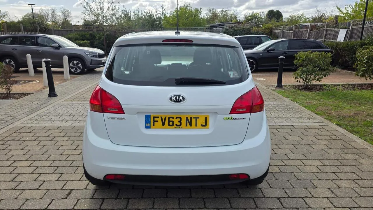 Kia Venga 2013 photo 5
