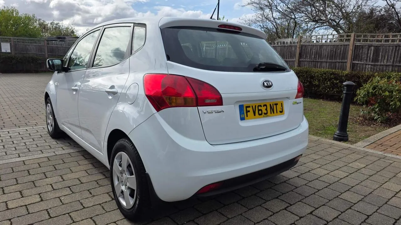 Kia Venga 2013 photo 4