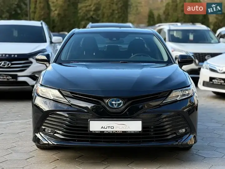 Toyota Camry 2017 photo 2