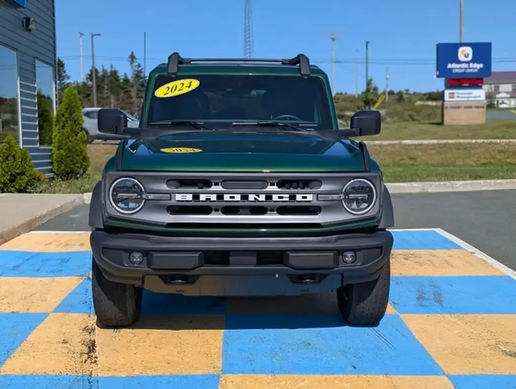 Ford Bronco 2024 photo 2