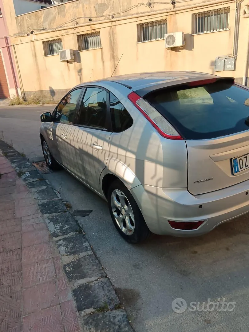 Ford Focus 2009 photo 3