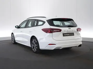Ford Focus 2024 photo 2