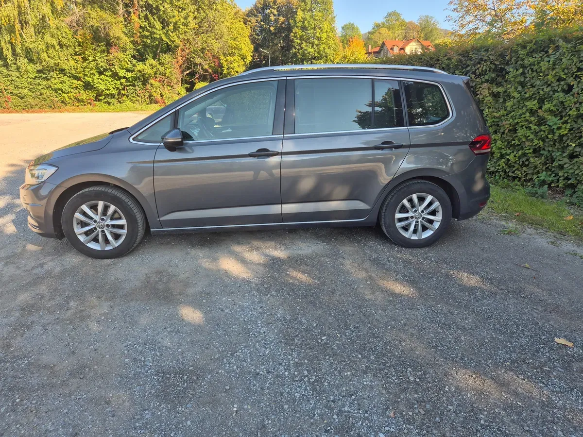 Volkswagen Touran 2015 photo 2
