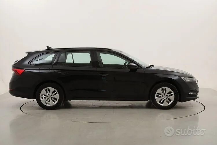 Skoda Octavia 2023 photo 3