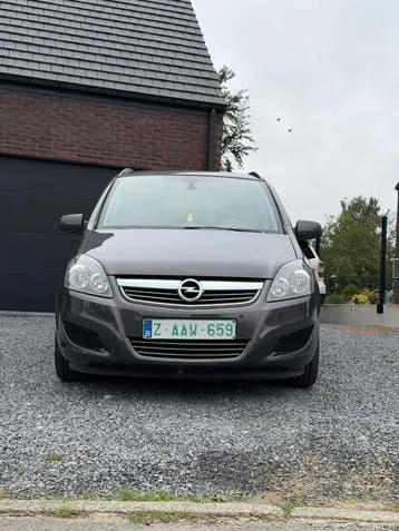 Opel Zafira 2013 photo 2