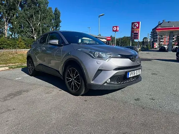 Toyota C-Hr 2017 photo 2