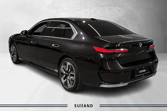 BMW I7 2023 photo 3