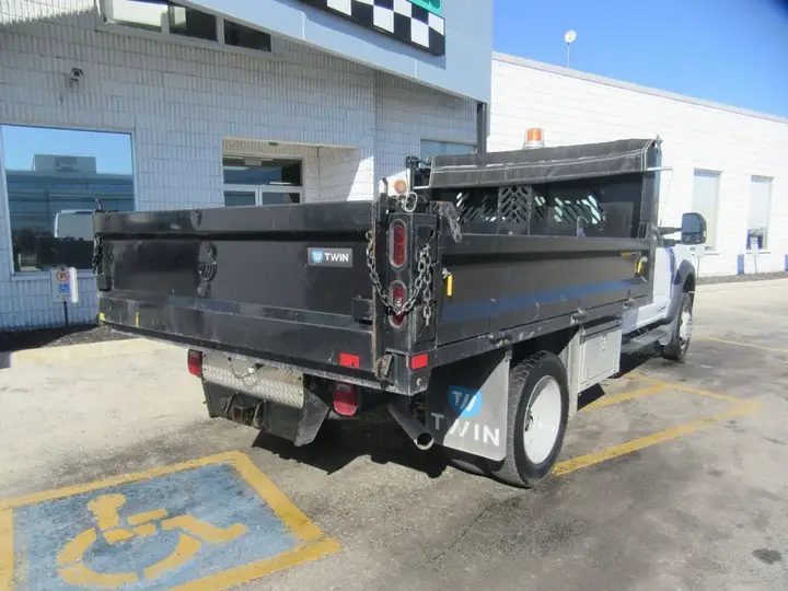 Ford F-550 2024 photo 4