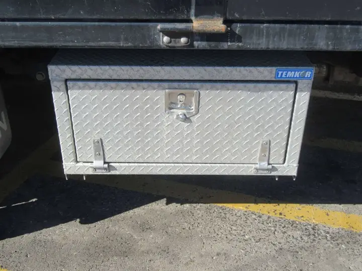 Ford F-550 2024 photo 3