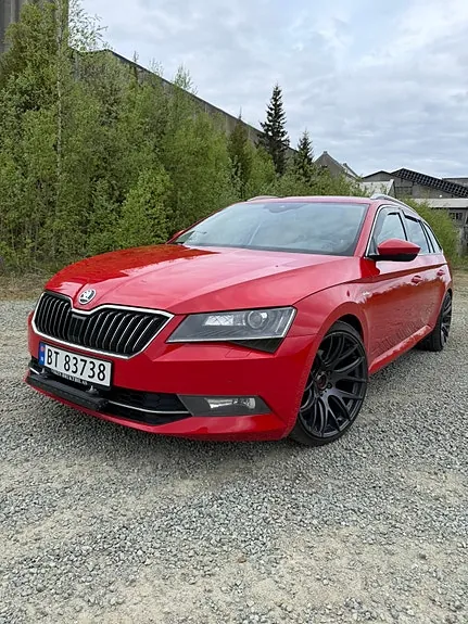 Skoda Superb 2016 photo 2