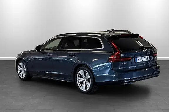 Volvo V90 2022 photo 2