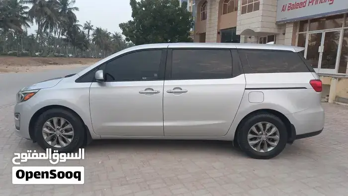 Kia Sedona 2020 photo 2