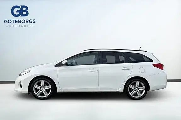 Toyota Auris 2014 photo 3