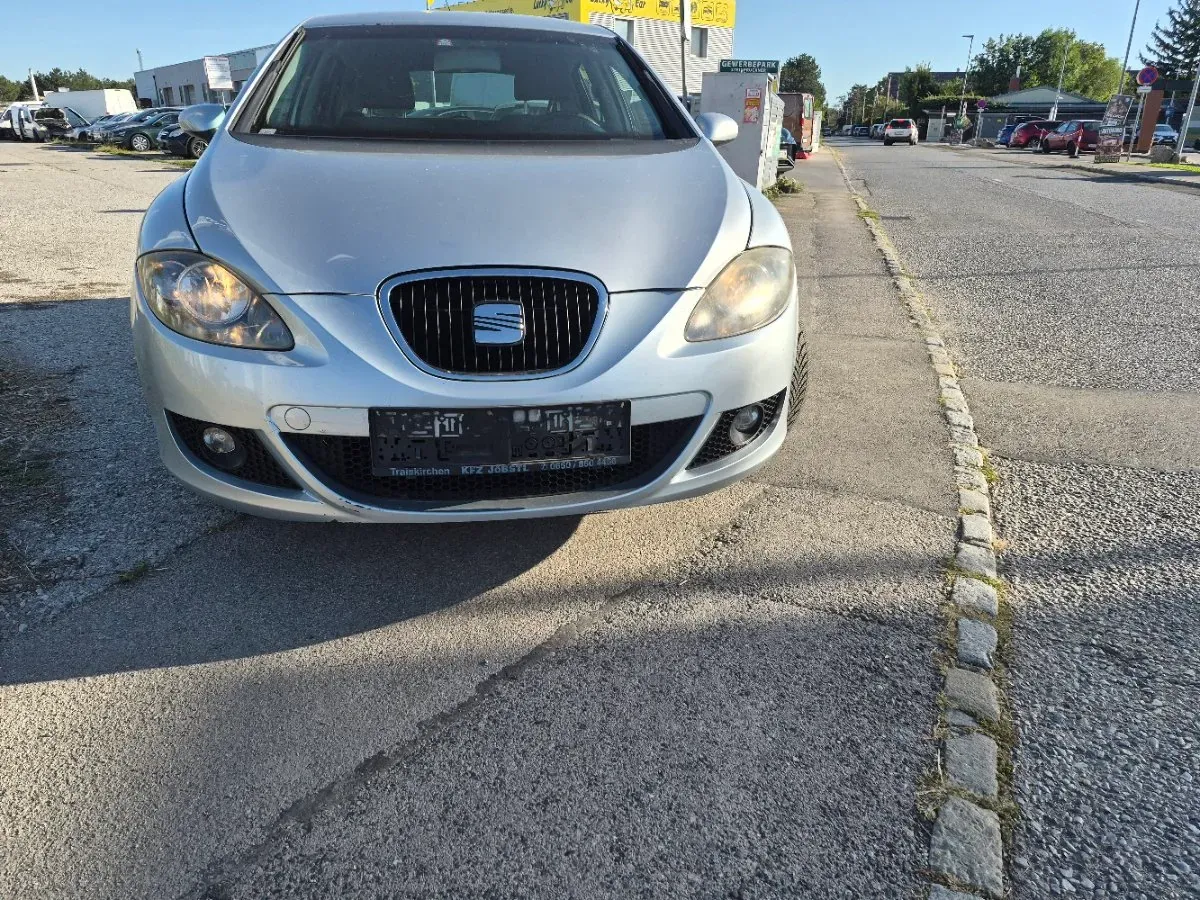 Seat Leon 2008 photo 2