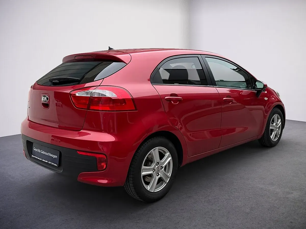 Kia Rio 2015 photo 3