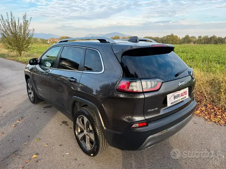 Jeep Cherokee 2019 photo 3