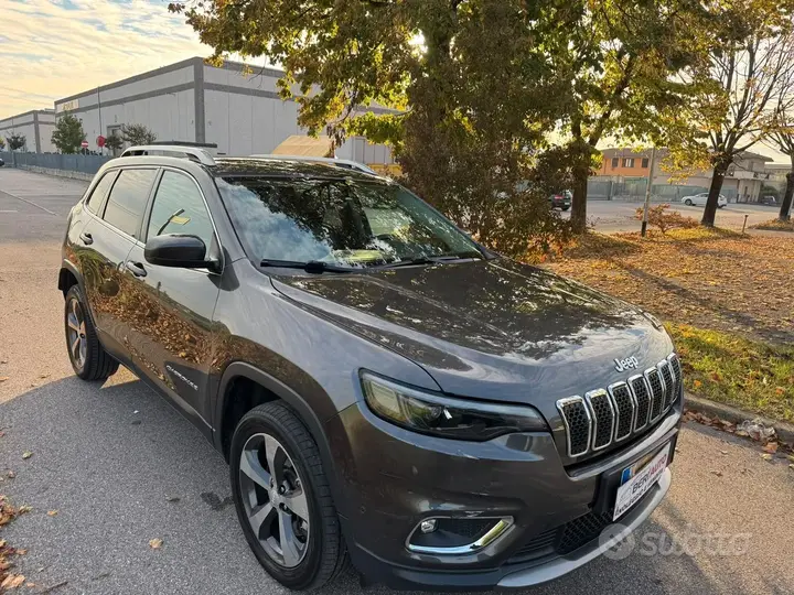 Jeep Cherokee 2019 photo 2