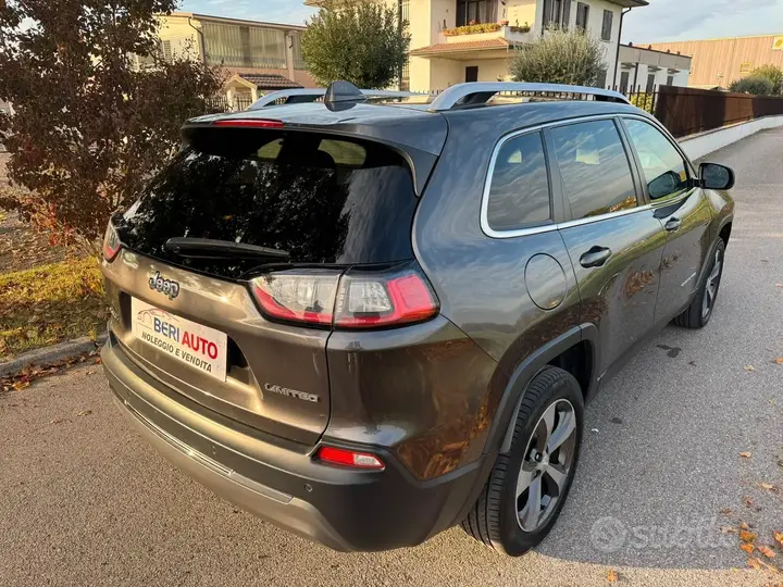 Jeep Cherokee 2019 photo 4