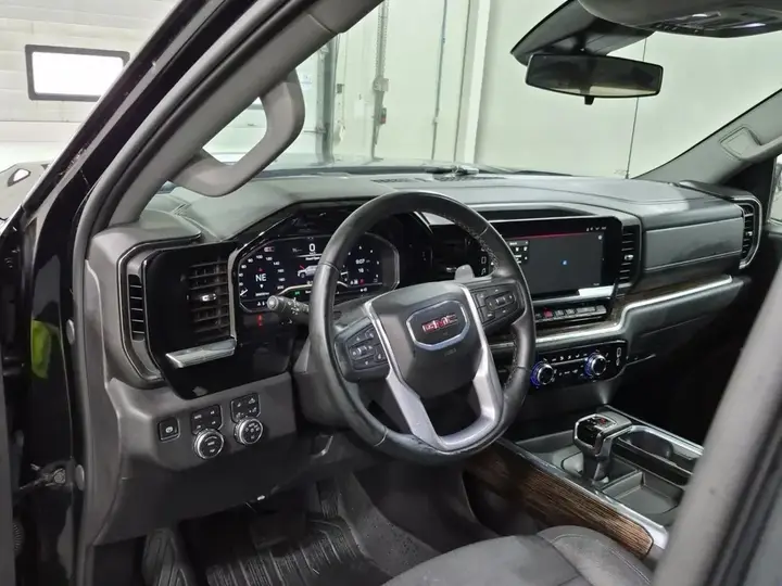 GMC Sierra 1500 2024 photo 2
