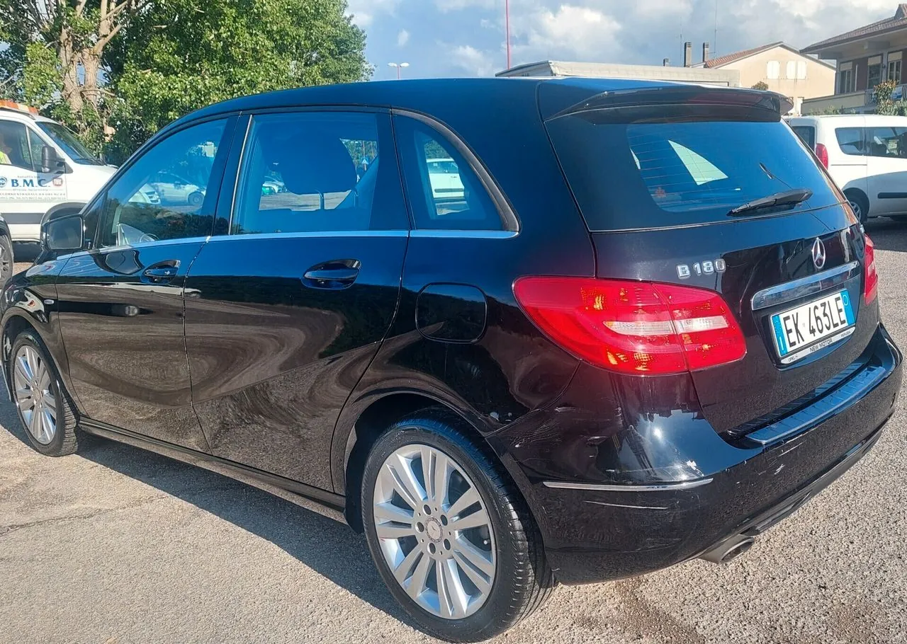 Mercedes-Benz B 180 2011 photo 5
