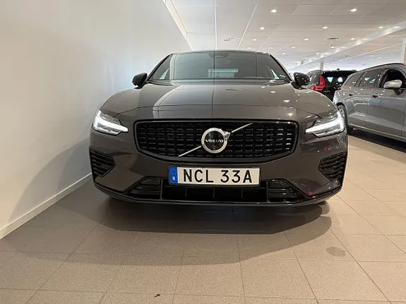 Volvo S60 2024 photo 2
