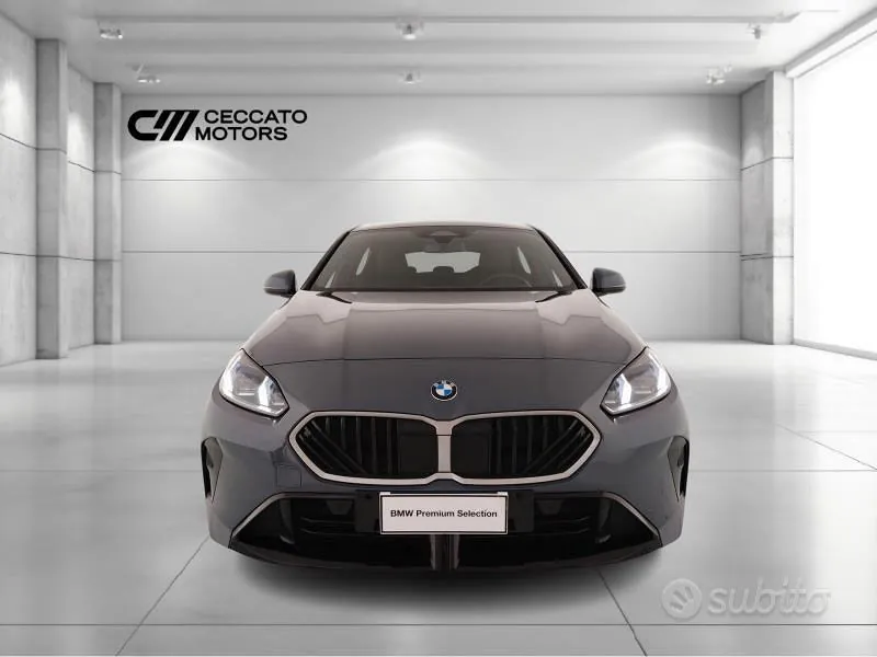 BMW 1 Series 2025 photo 2