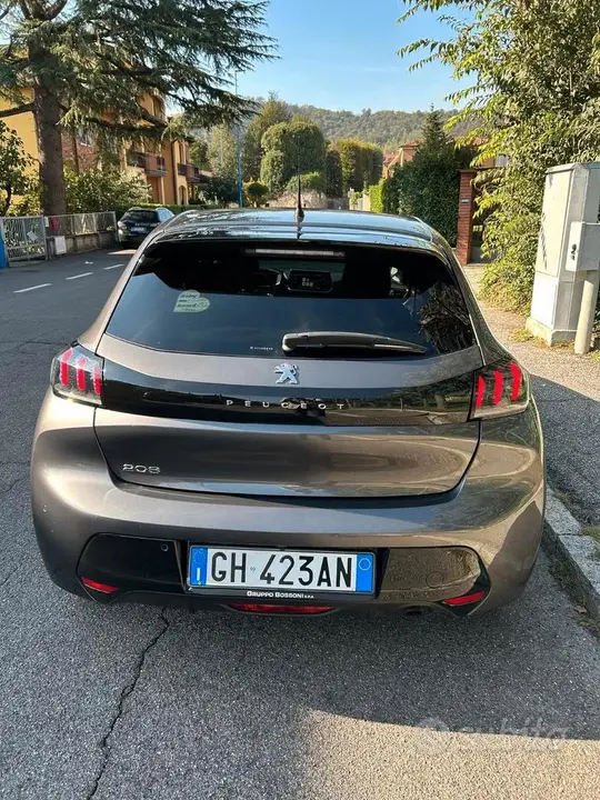 Peugeot 208 2022 photo 5