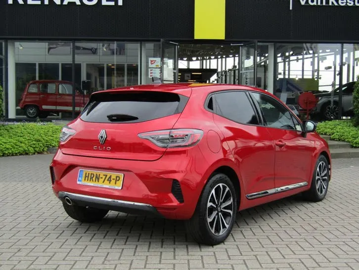 Renault Clio 2024 photo 2