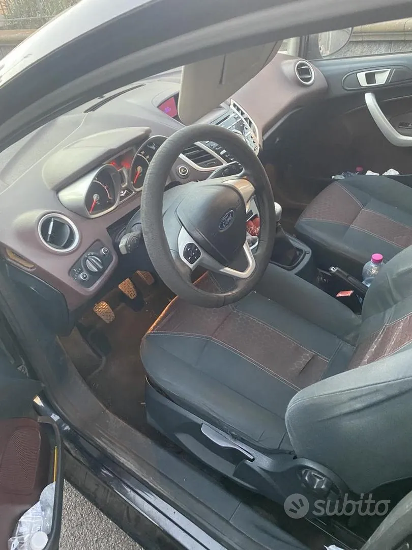 Ford Fiesta 2011 photo 5