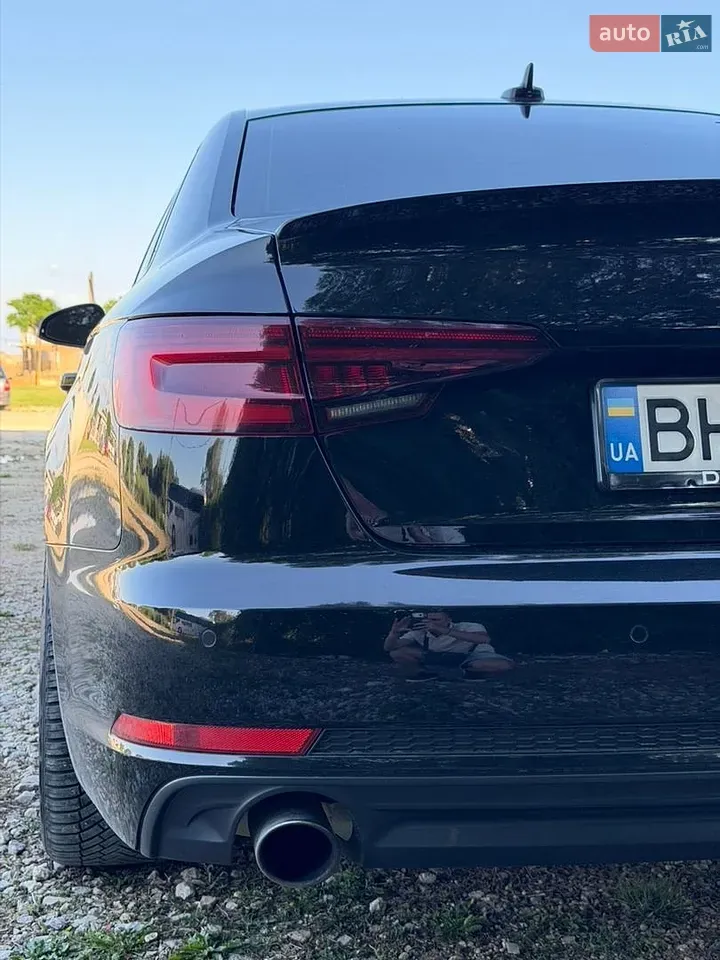 Audi A4 2017 photo 2