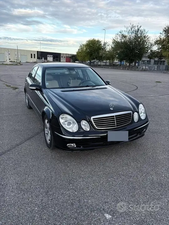 Mercedes-Benz E220