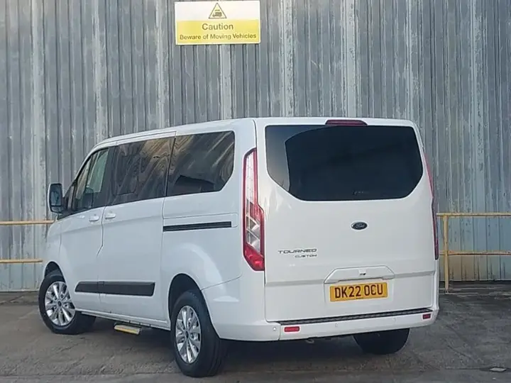 Ford Tourneo Custom 2022 photo 2