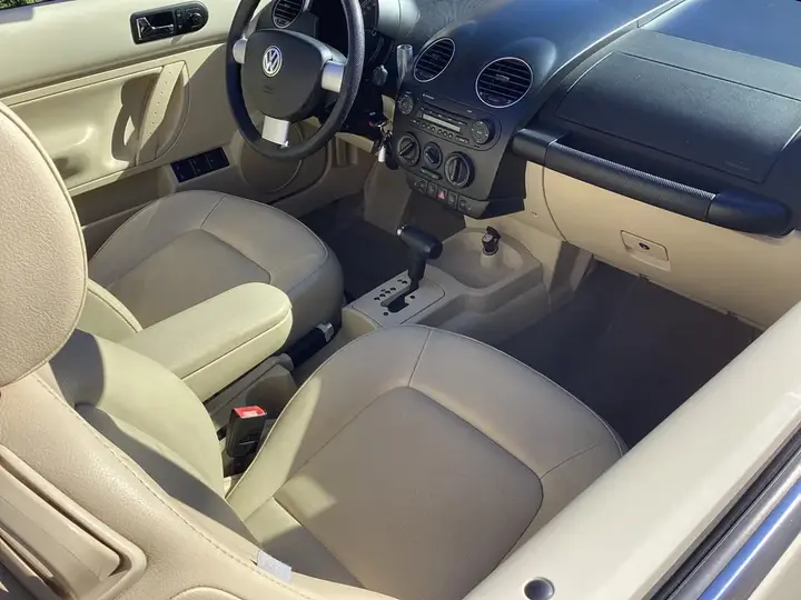 Volkswagen Beetle 2009 photo 3