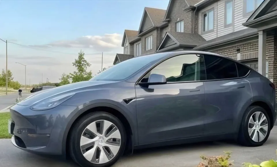 Tesla Model Y 2023 photo 3