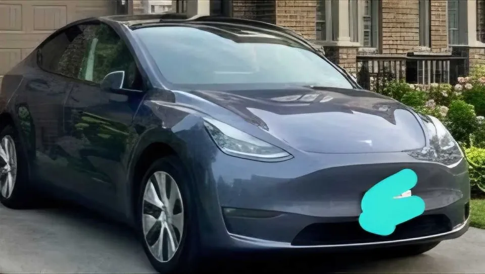 Tesla Model Y 2023 photo 2