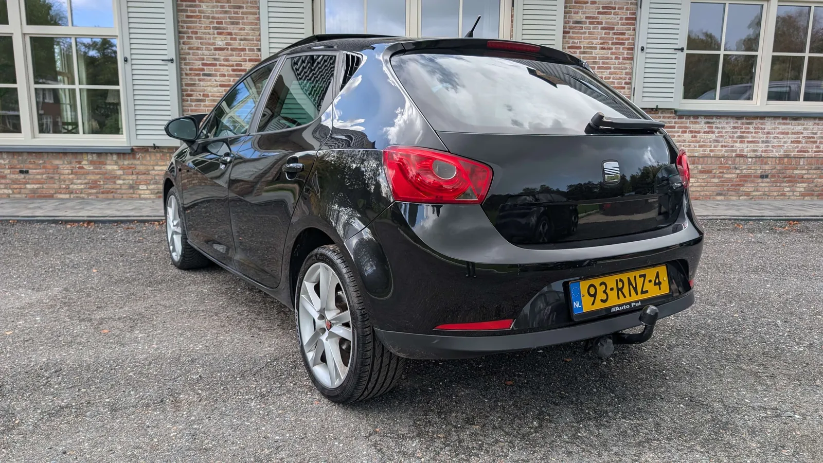 Seat Ibiza 2011 photo 3