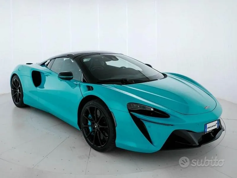 Mclaren Artura 2025 photo 2