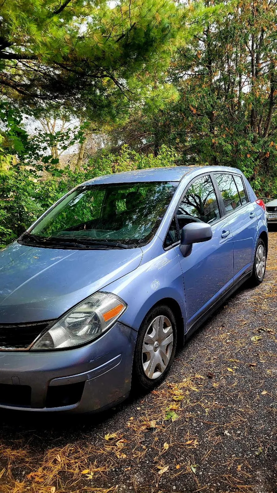 Nissan Versa 2010 photo 2