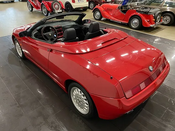 Alfa Romeo Spider 1995 photo 3