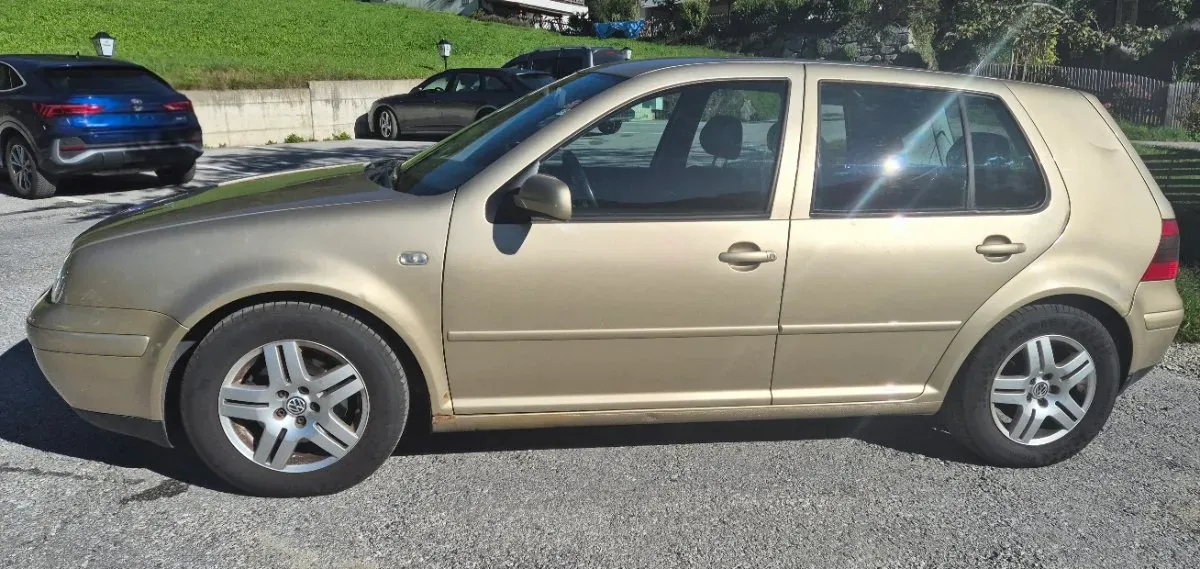 Volkswagen Golf 2001 photo 2