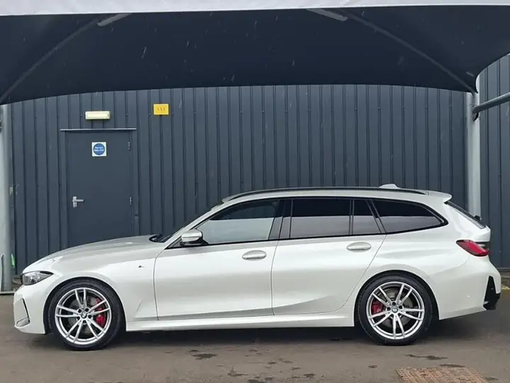 BMW 3 Series 2024 photo 4