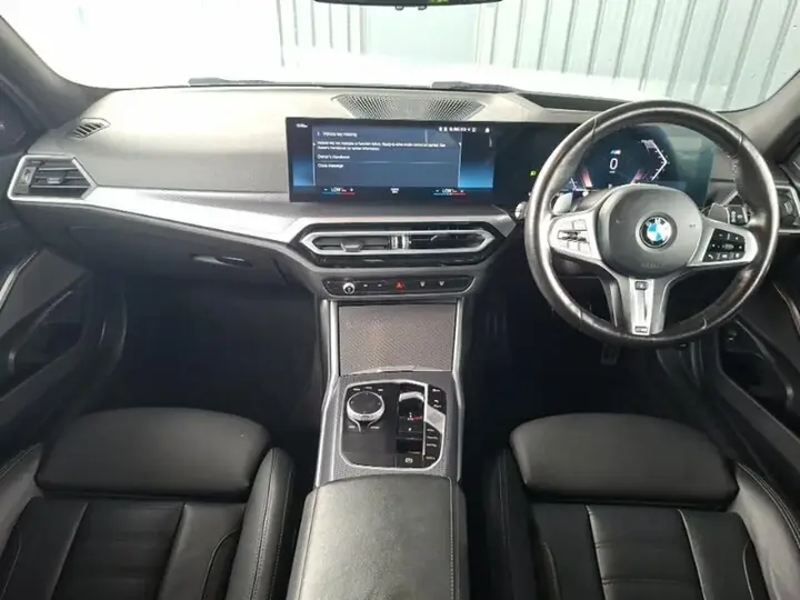 BMW 3 Series 2024 photo 3