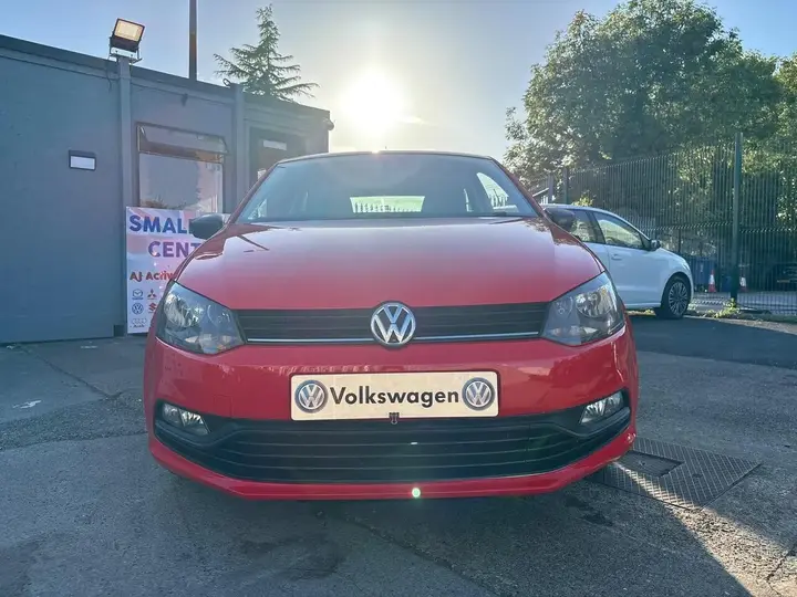 Volkswagen Polo 2015 photo 2