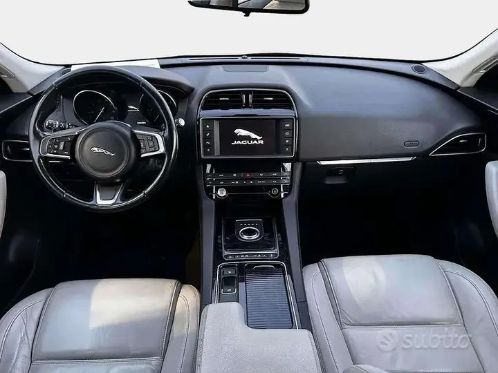 Jaguar F-Pace 2018 photo 4