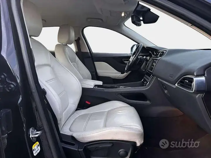 Jaguar F-Pace 2018 photo 3