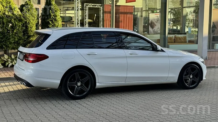 Mercedes-Benz C200 Avantgarde 2016 photo 2